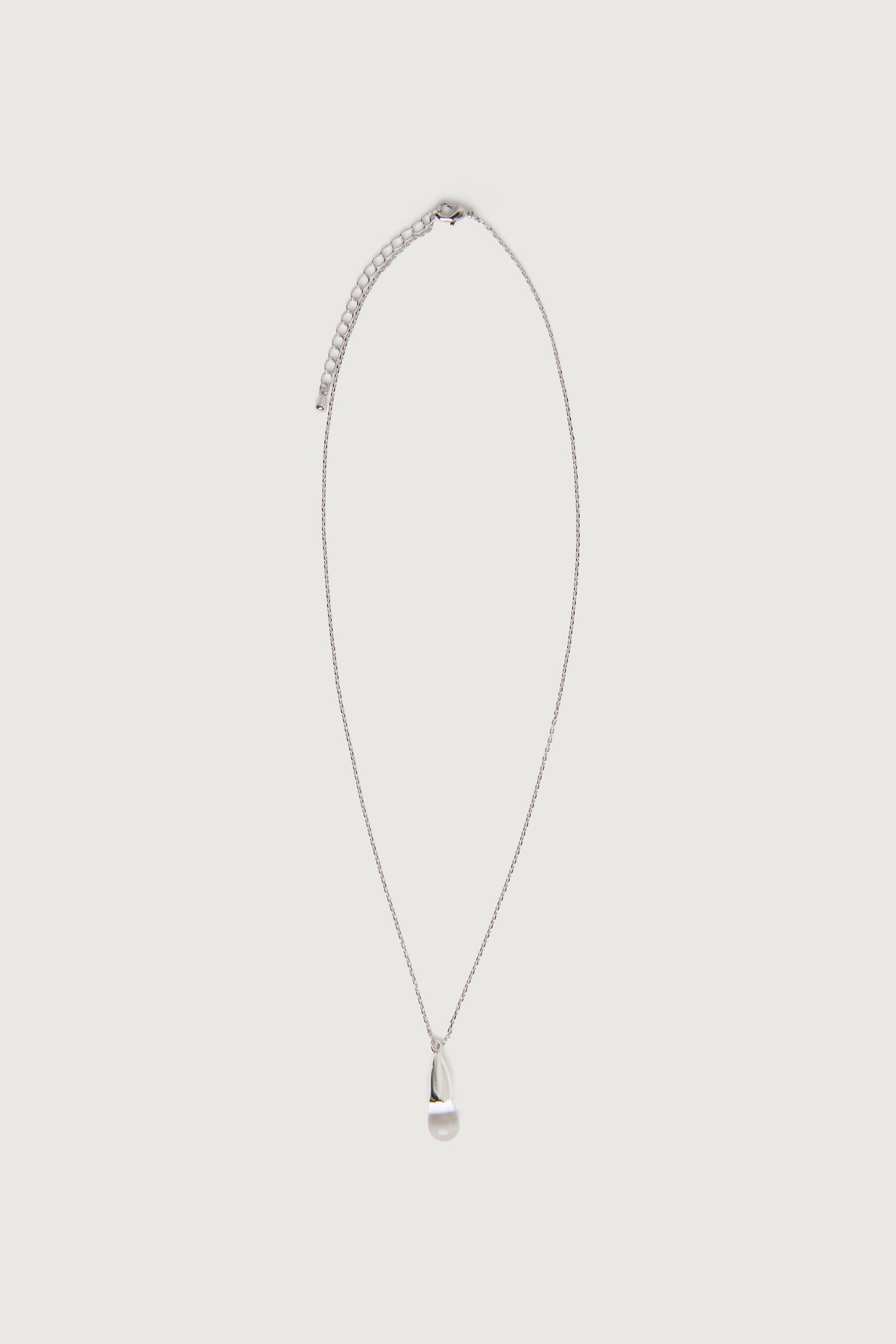 METALLIC DROP LONG NECKLACE