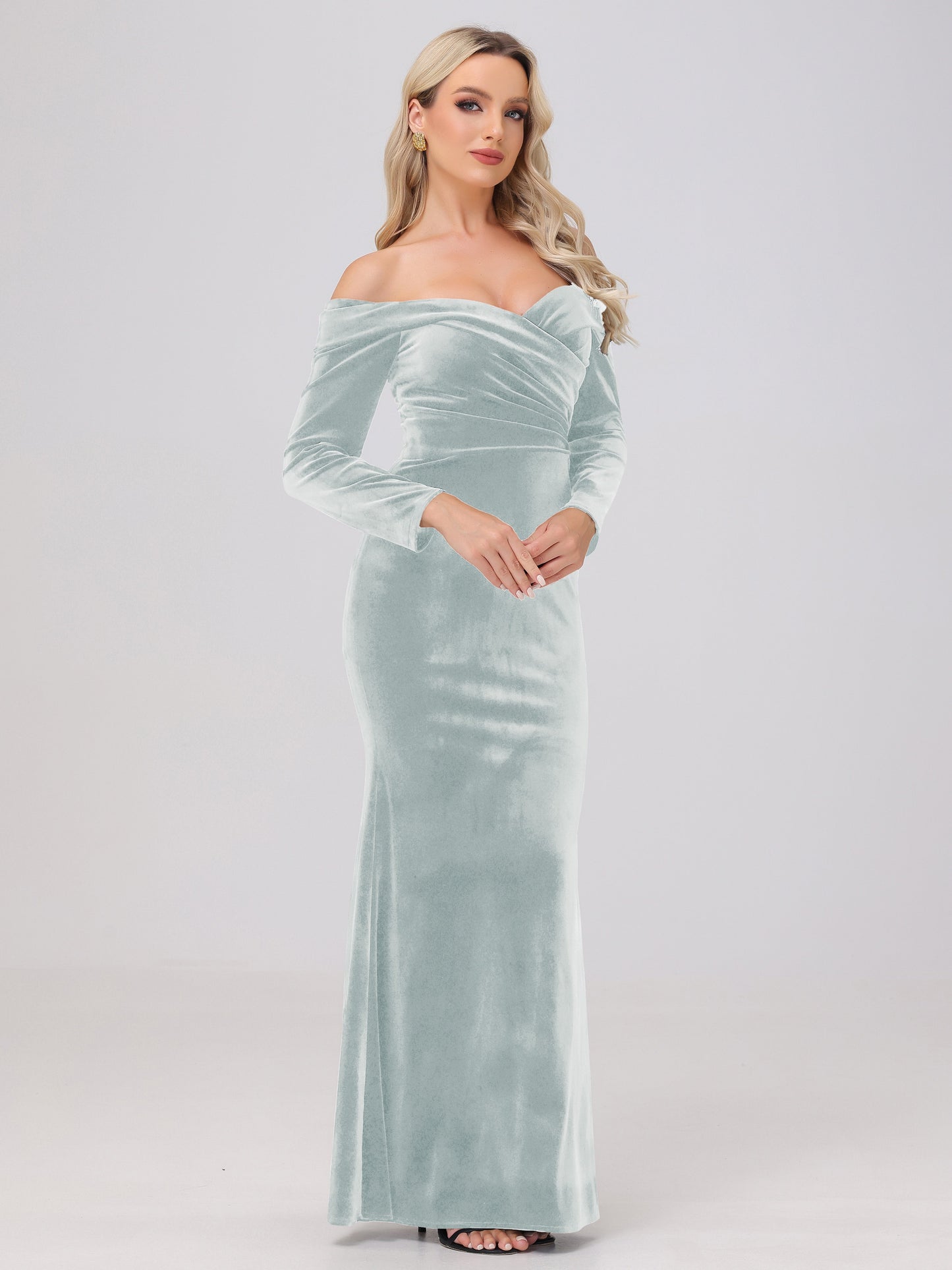 Off the Shoulder Sheath Long Sleeves Velvet Bridesmaid Dresses