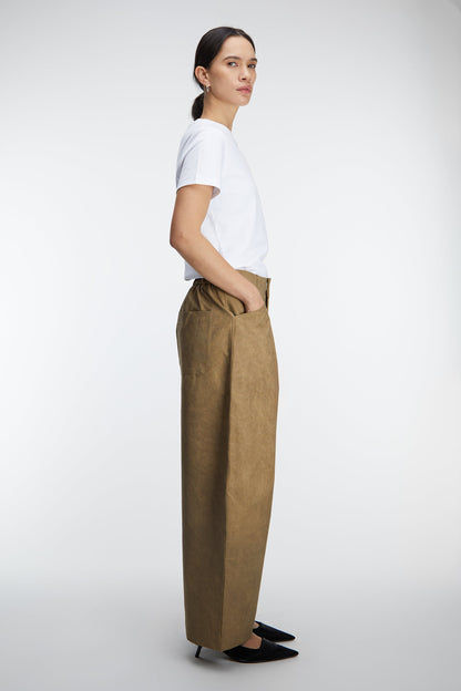 VOLUMINOUS BARREL LEG PANT