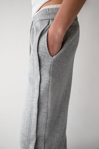 HIGH-RISE STRAIGHT LEG SWEATPANT