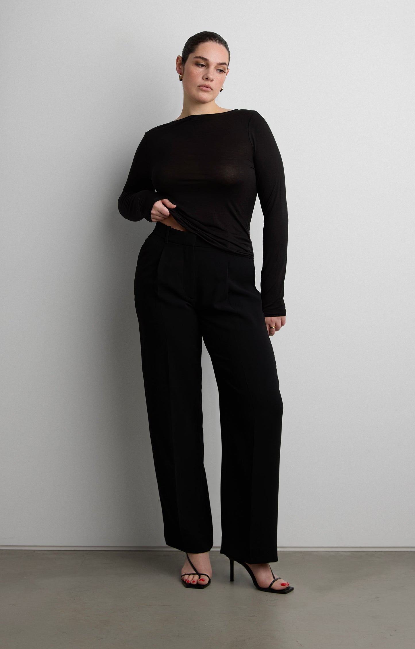 CREPE WIDE LEG TAILORED TROUSER