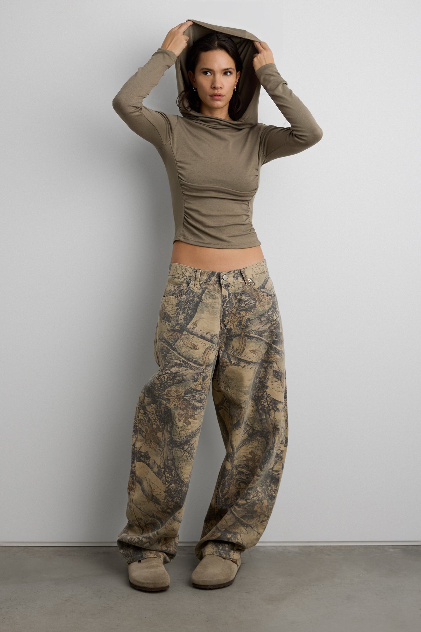 CAMO PRINT BARREL LEG PANT