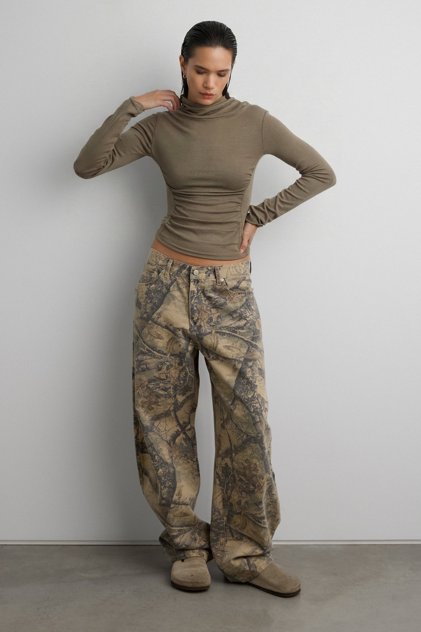 CAMO PRINT BARREL LEG PANT
