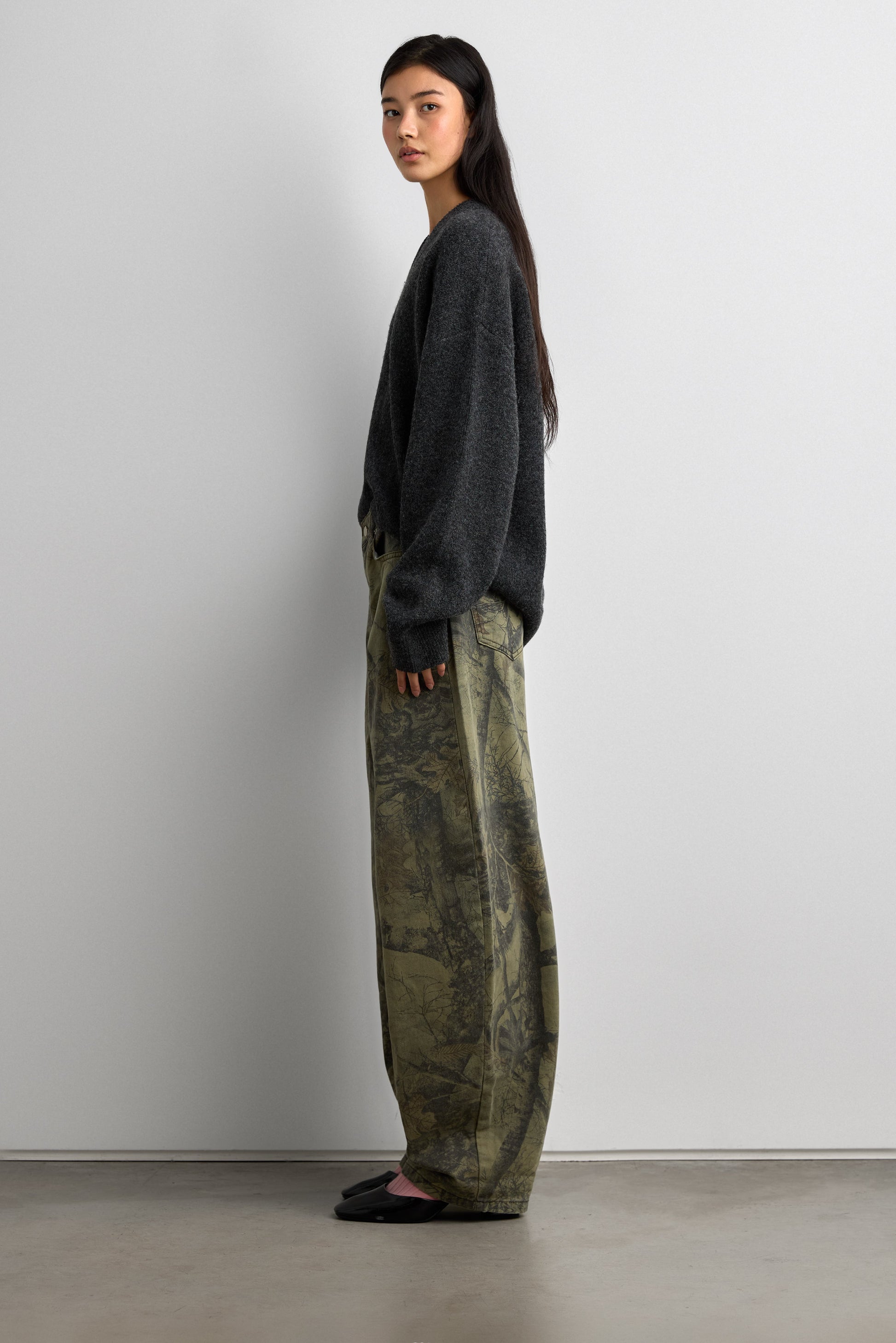 CAMO PRINT BARREL LEG PANT