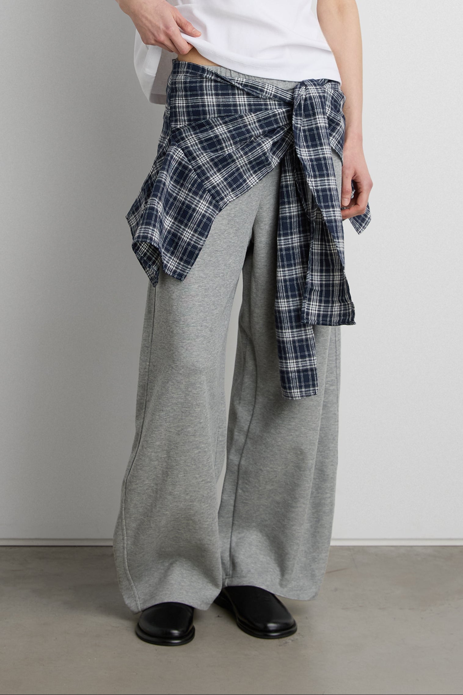 OVERSIZED SWEATPANT WITH LAYERED SHIRT SET