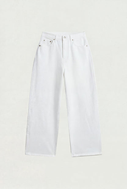 WHITE STRAIGHT LEG JEAN WITH BACK DETAIL