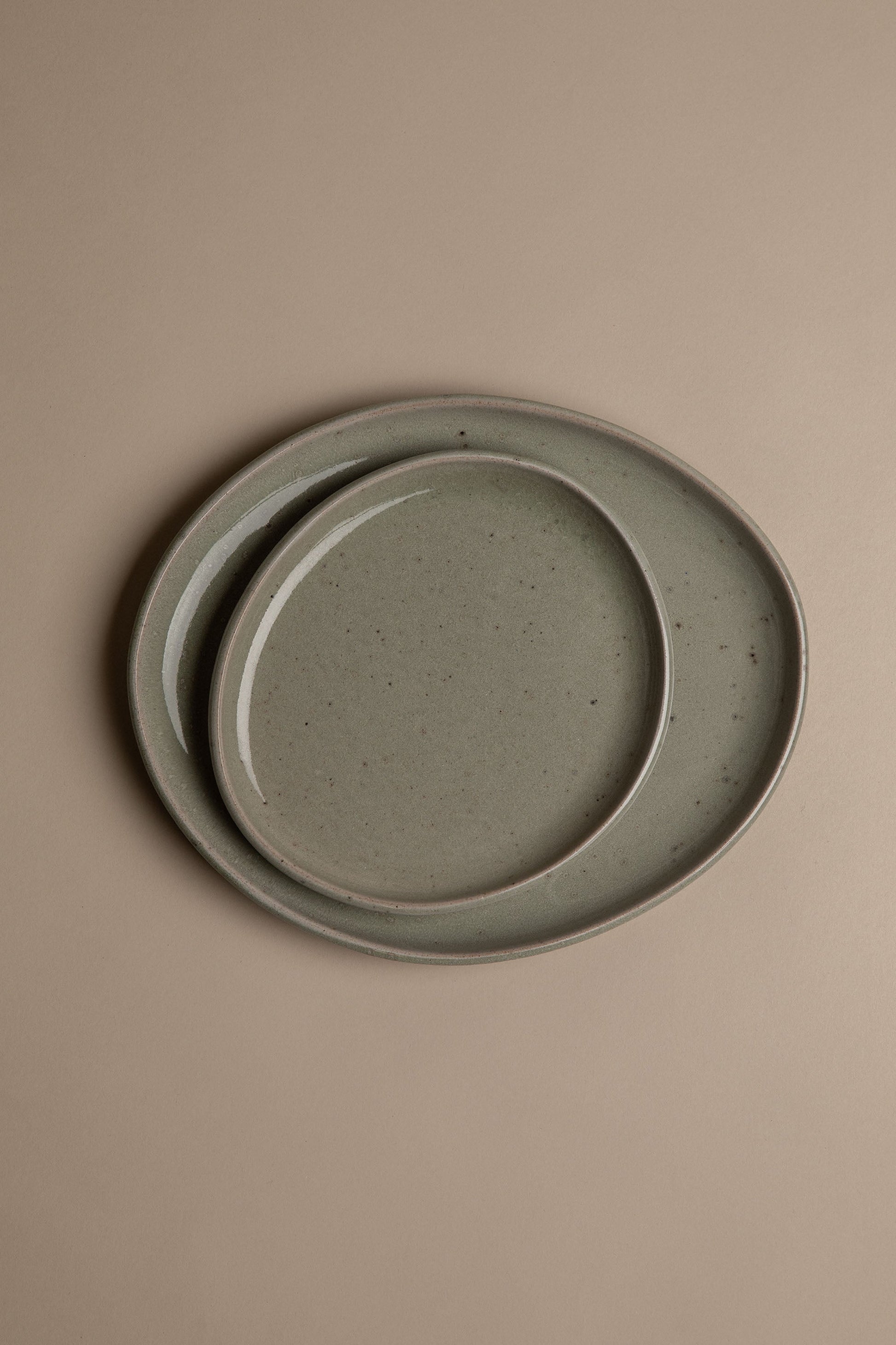 ASHEN DINNER PLATE