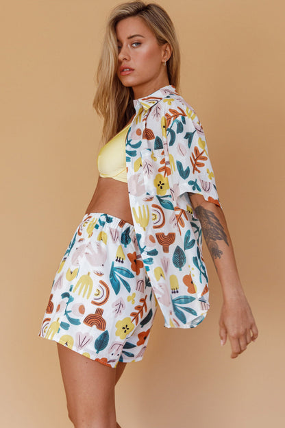 Just A Hunch Shorts Printed White