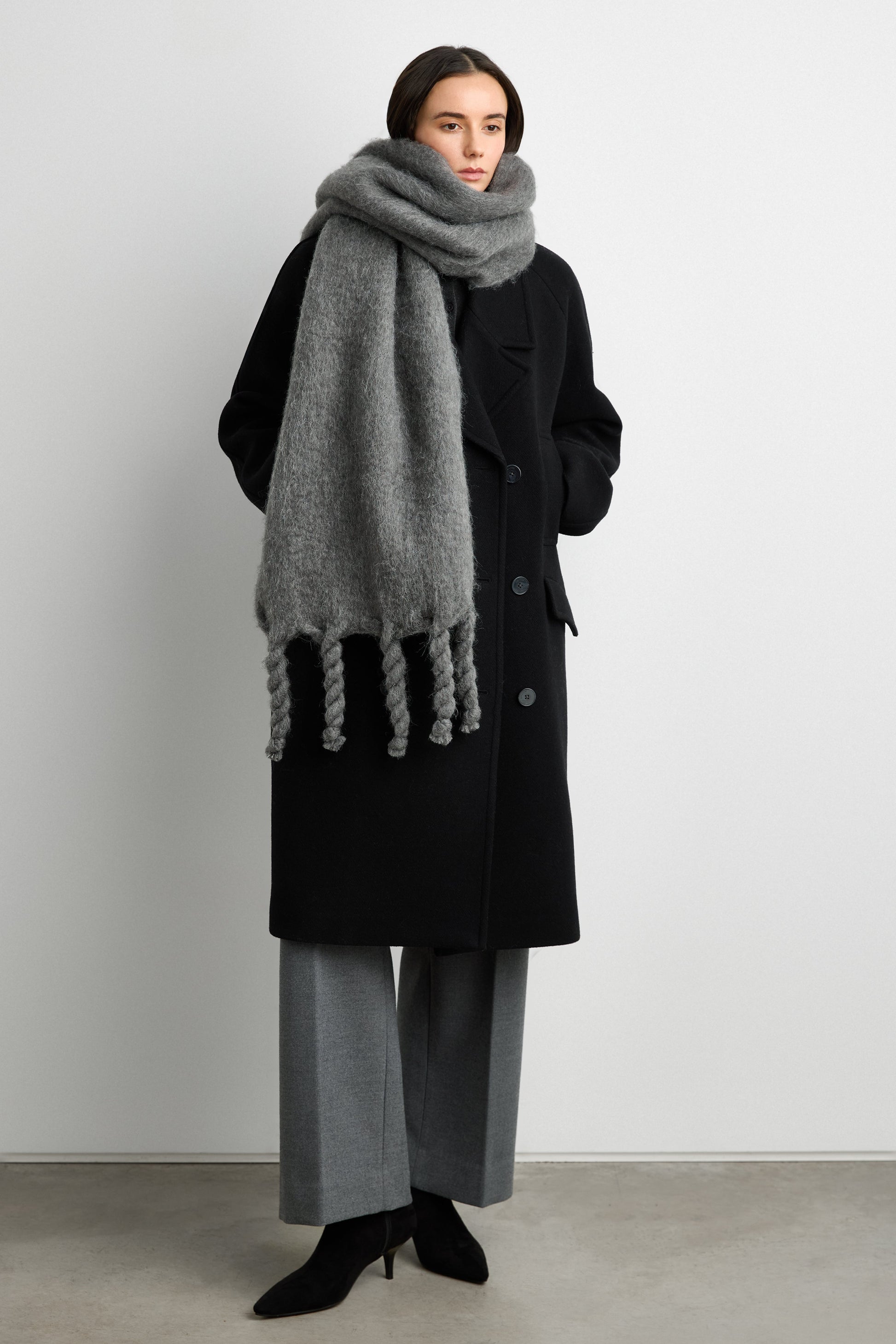 WOOL BLEND SCARF WITH TASSEL