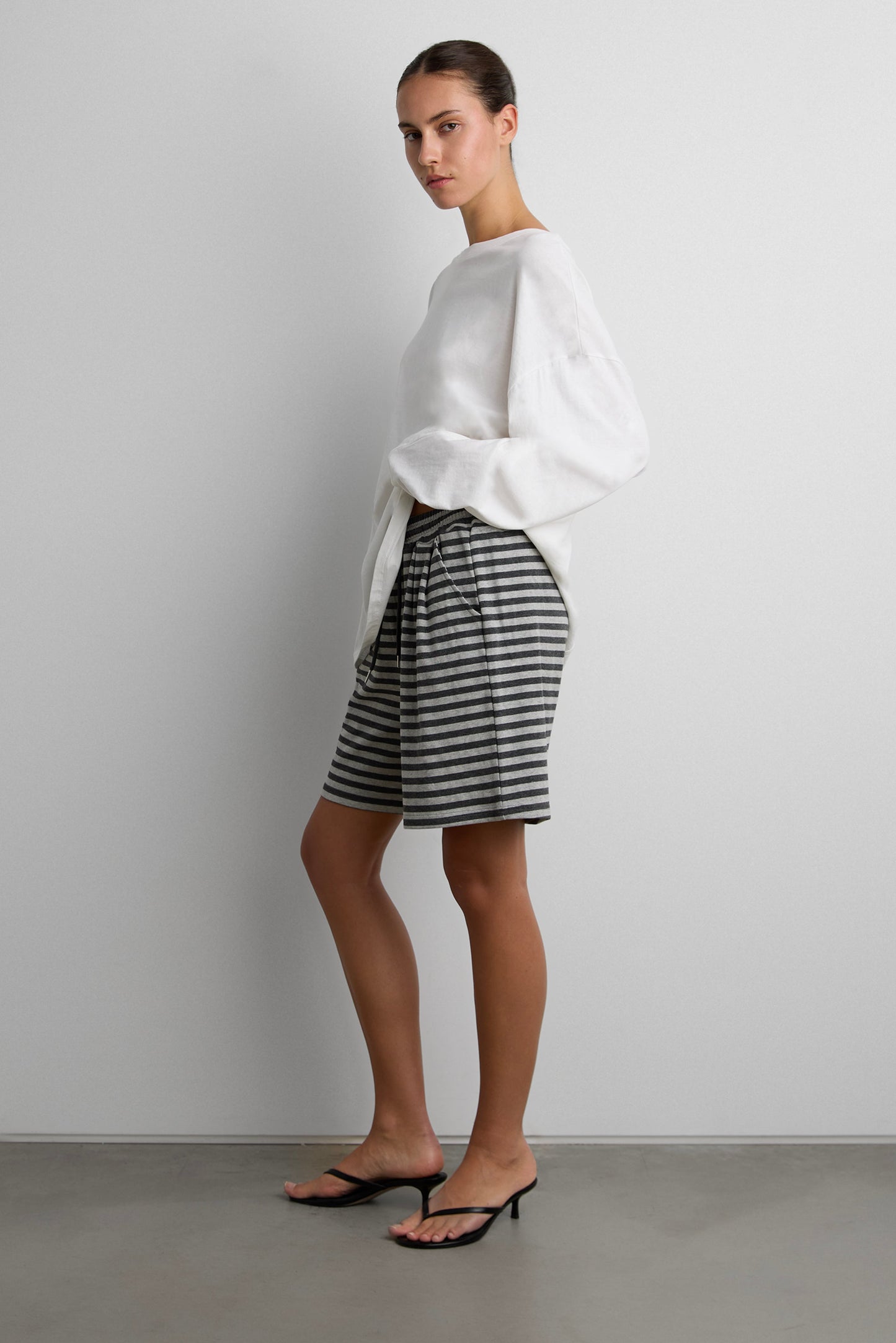 STRIPED SHORT