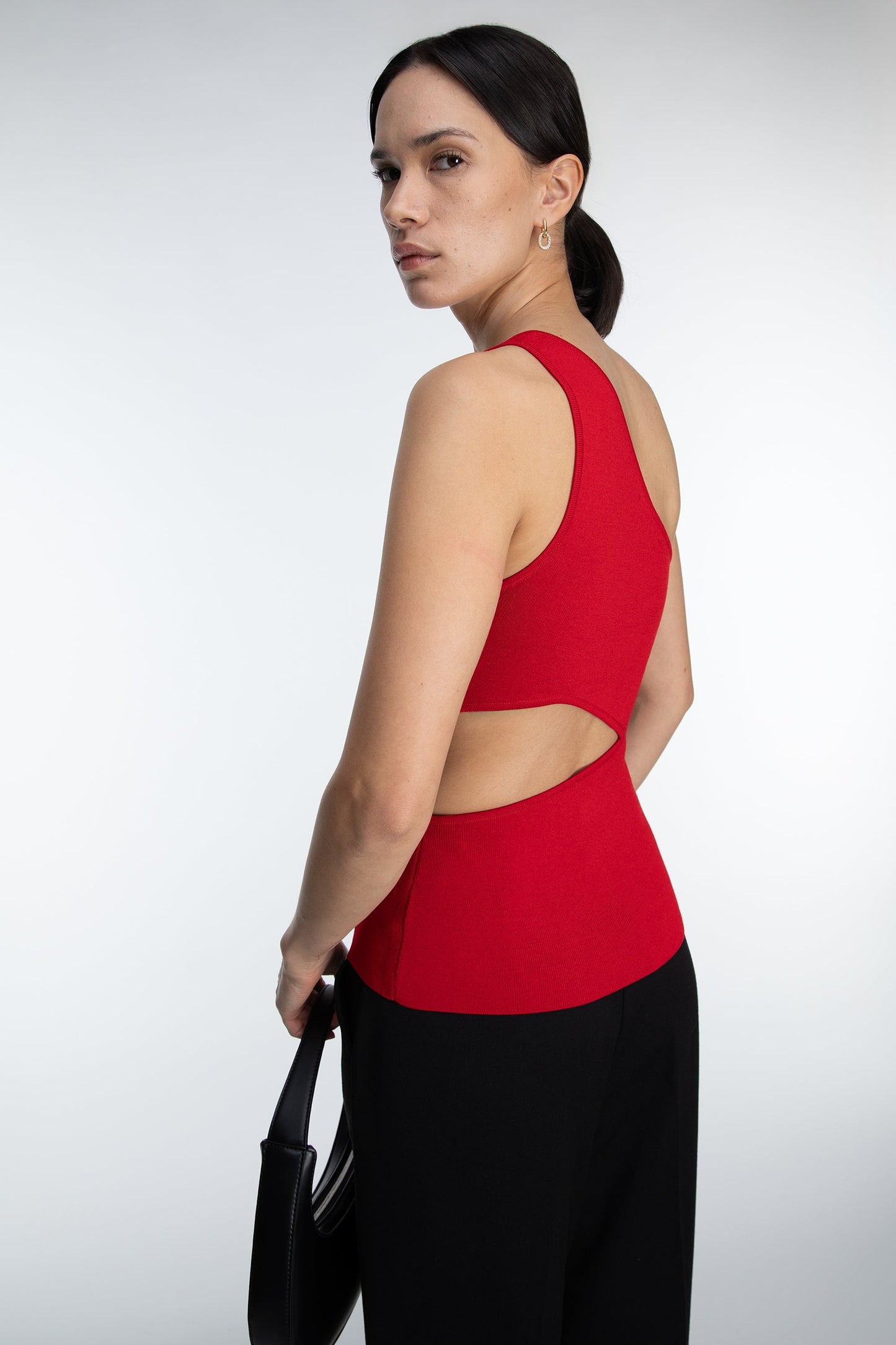 ONE SHOULDER KNIT TANK WITH CUTOUT