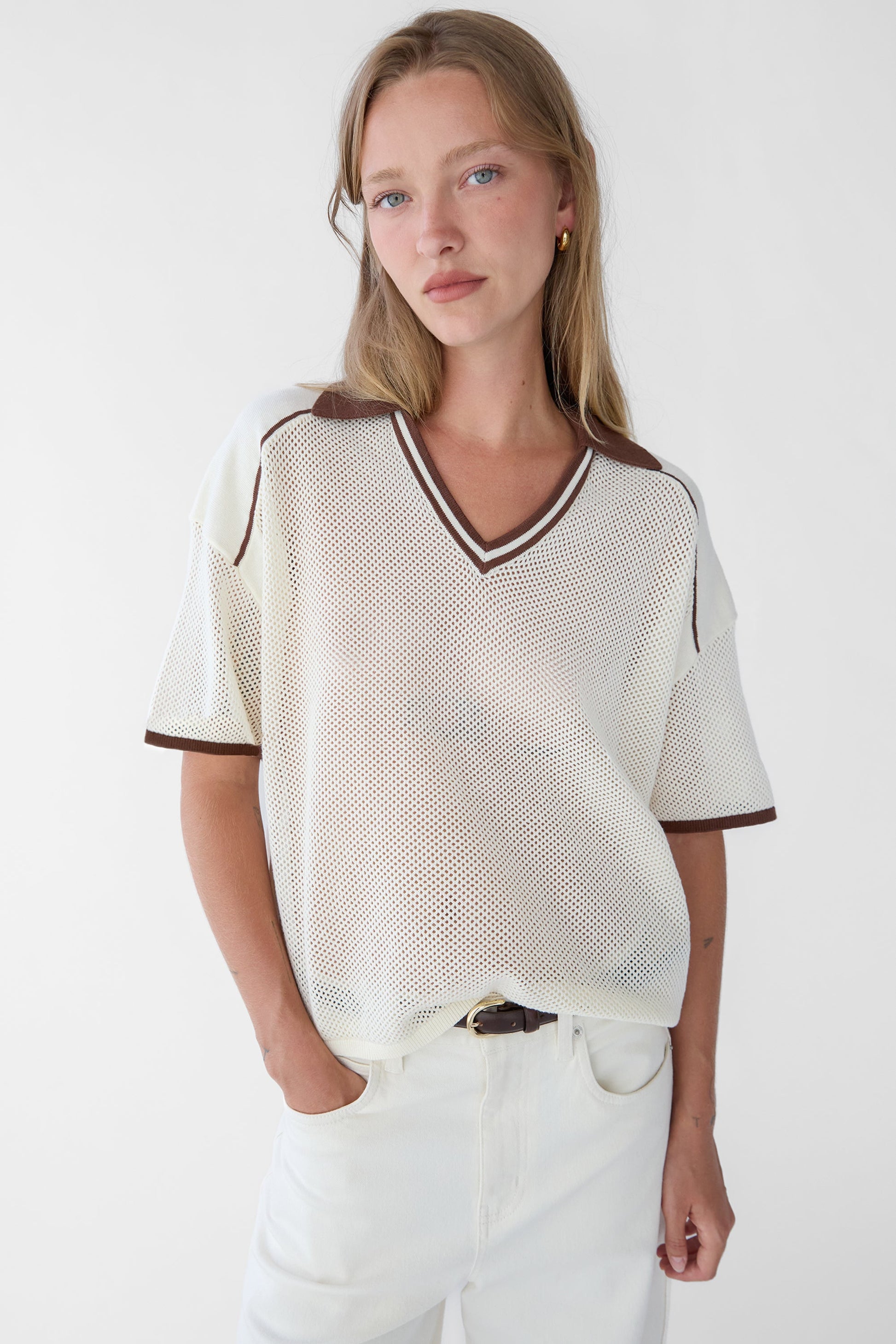 V-NECK MESH CROCHET POLO
