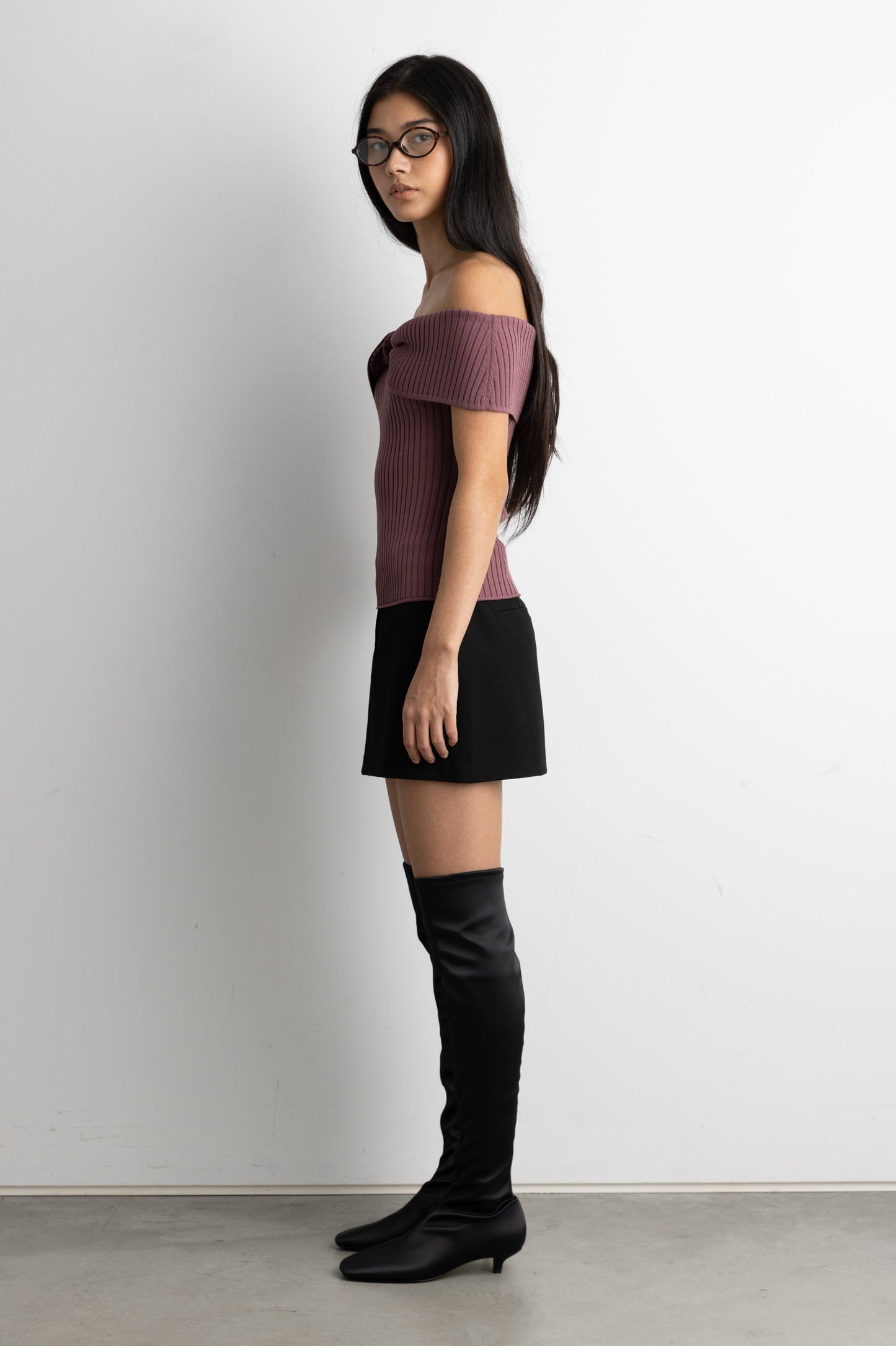 RIBBED TWIST OFF THE SHOULDER TOP