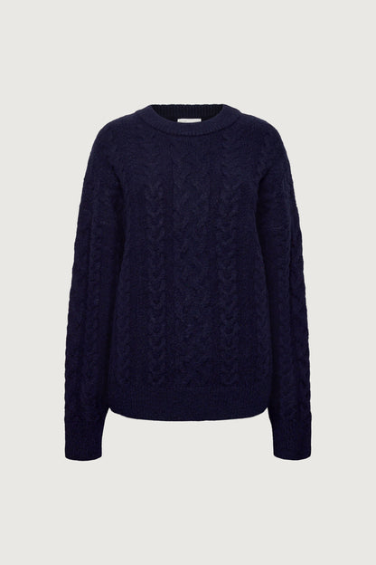 OVERSIZED CABLE KNIT SWEATER
