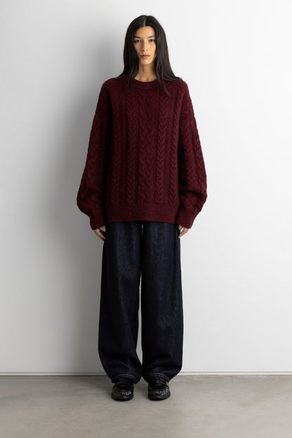 OVERSIZED CABLE KNIT SWEATER