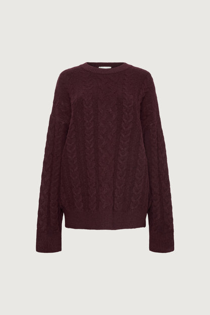 OVERSIZED CABLE KNIT SWEATER