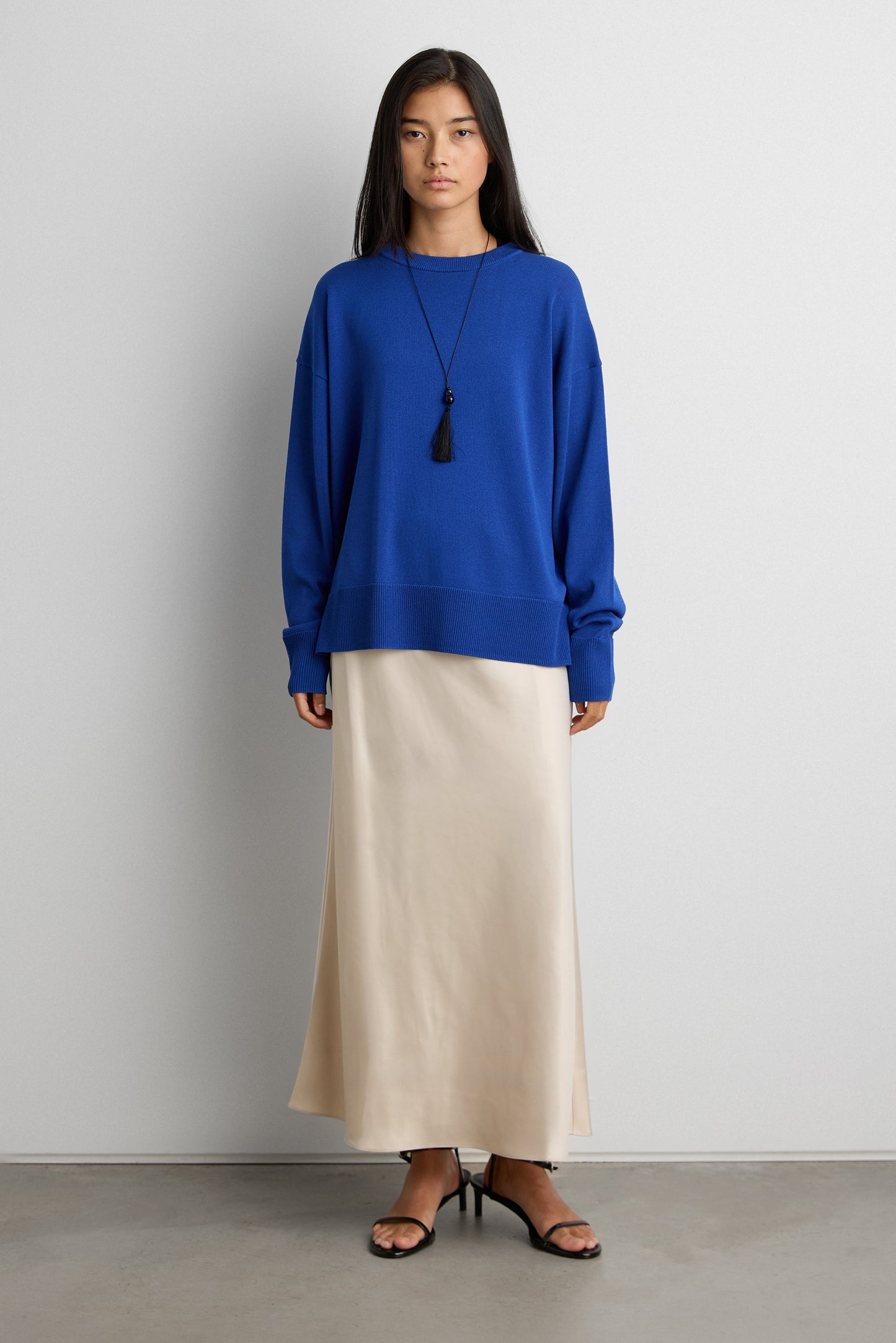 LIGHTWEIGHT CREWNECK SWEATER