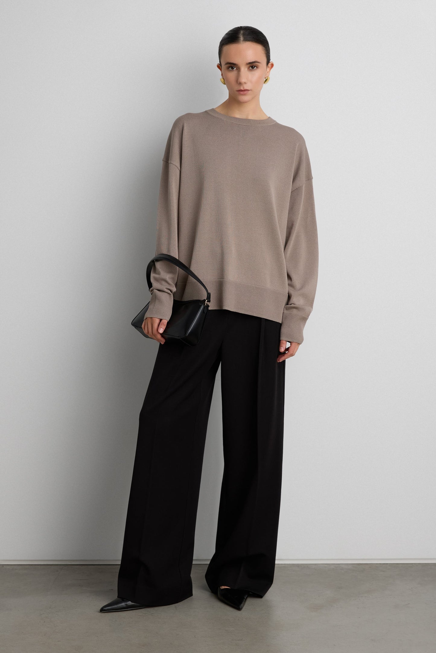 LIGHTWEIGHT CREWNECK SWEATER