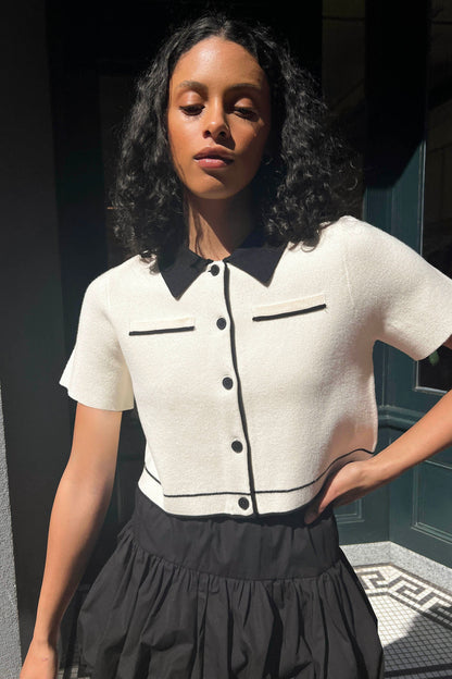 CROPPED KNIT CONTRAST TRIM TOP