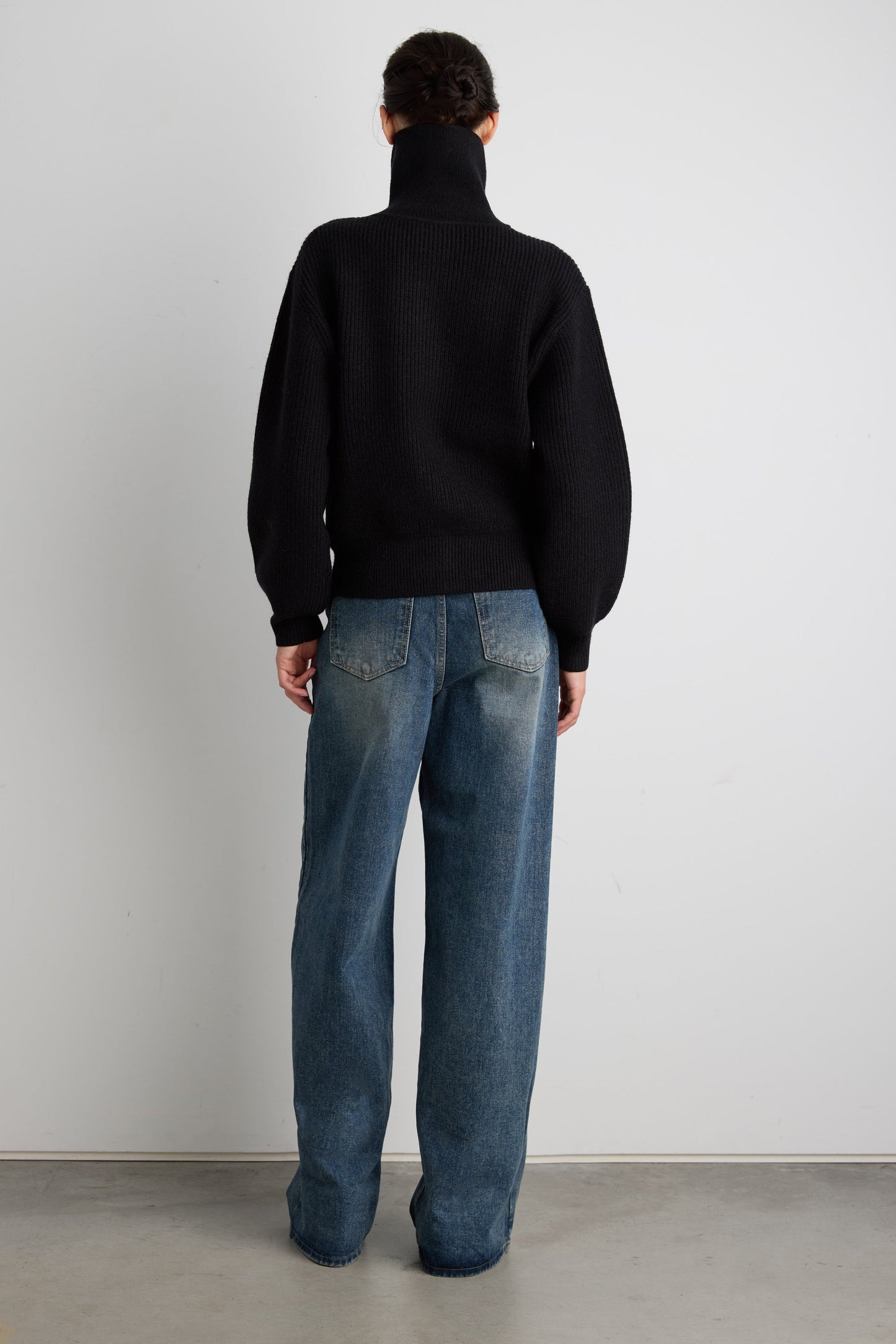 HIGH NECKLINE ZIP UP SWEATER