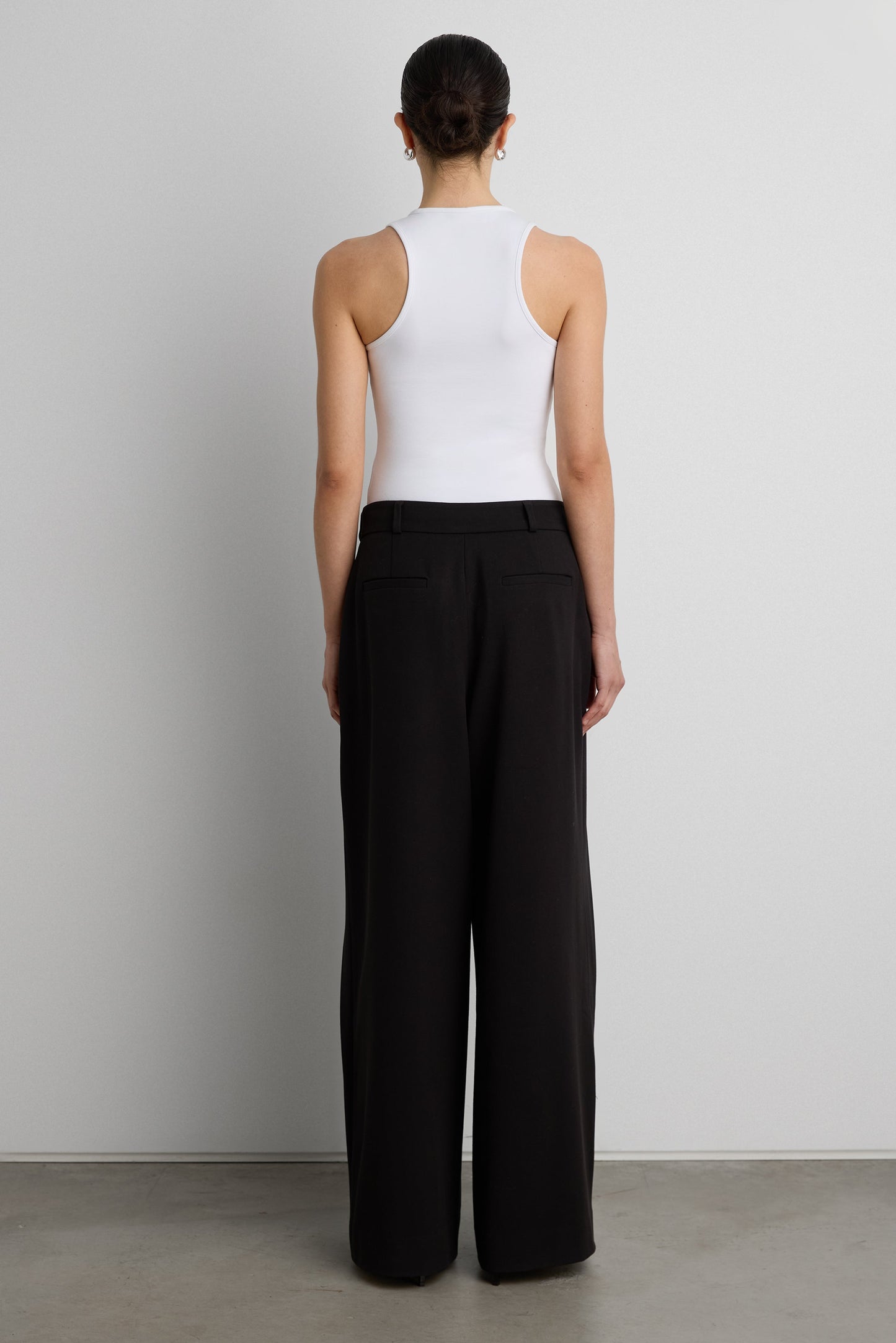 FORM SCOOP NECK TANK TOP