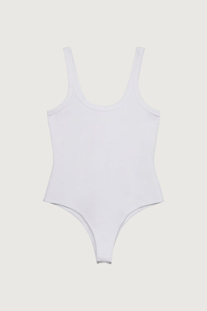 FORM SCOOP NECKLINE BODYSUIT