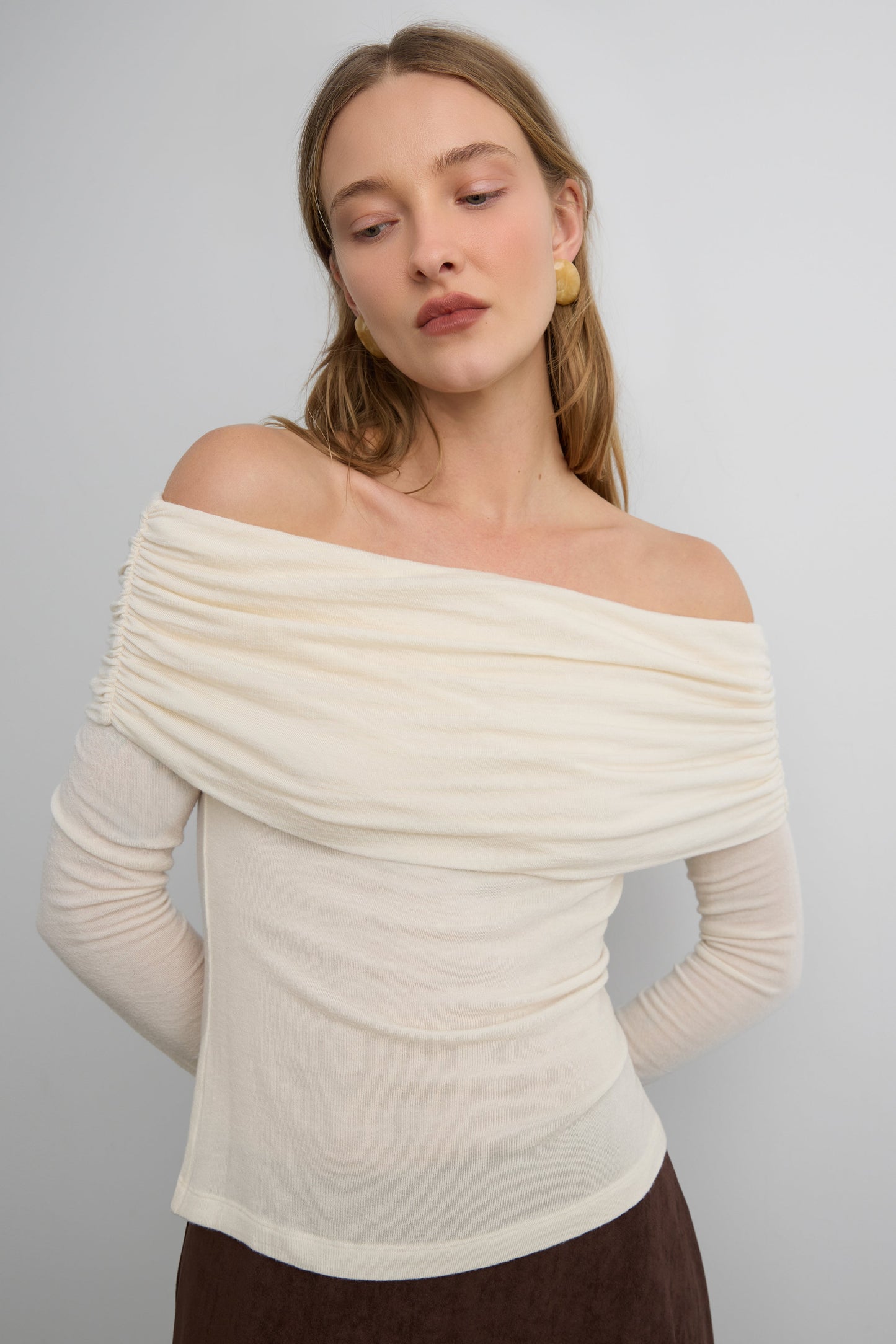 OFF THE SHOULDER LONG SLEEVE TOP