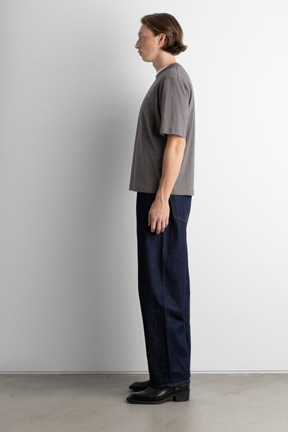 RELAXED BOXY BASIC TEE WITH POCKET