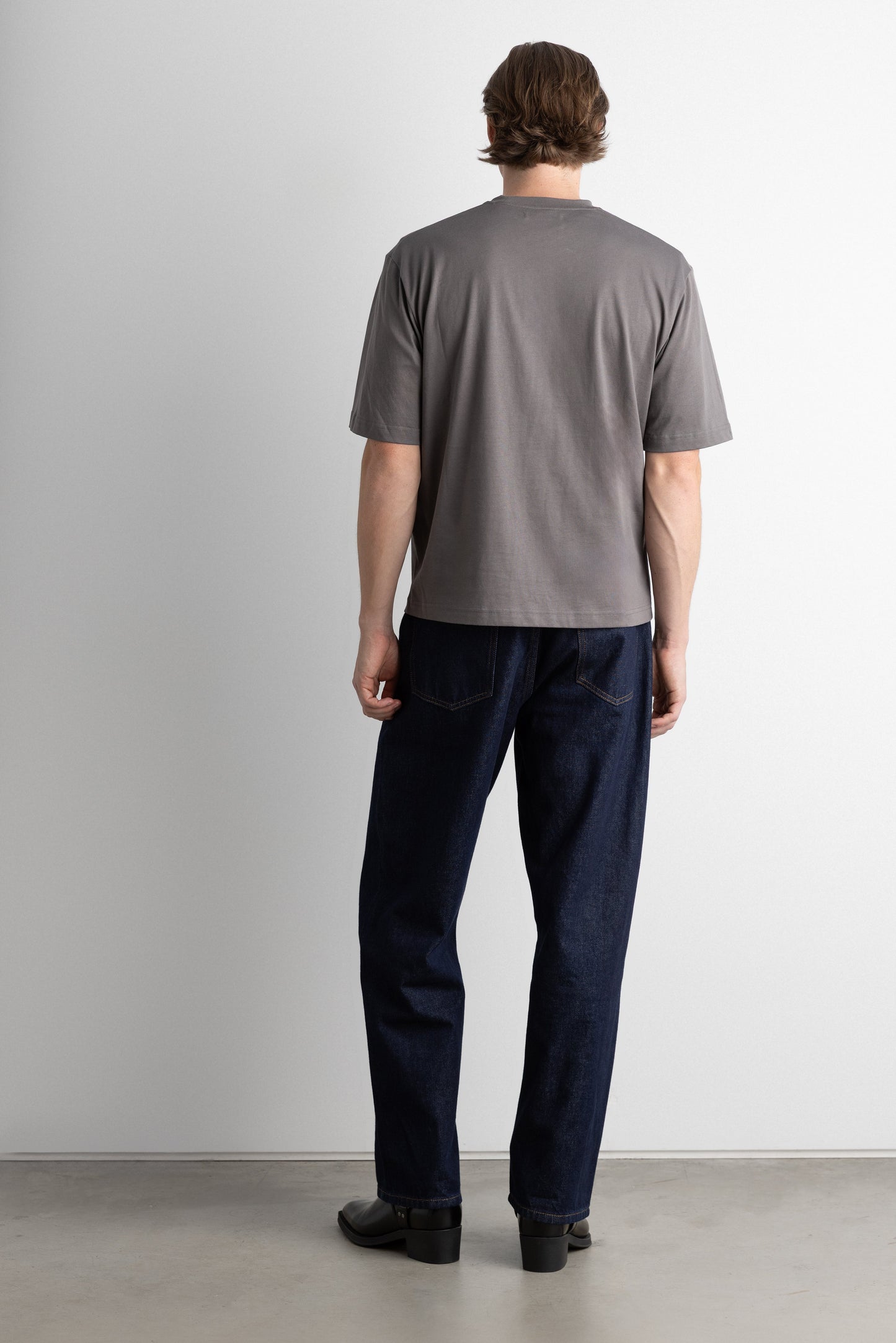 RELAXED BOXY BASIC TEE WITH POCKET