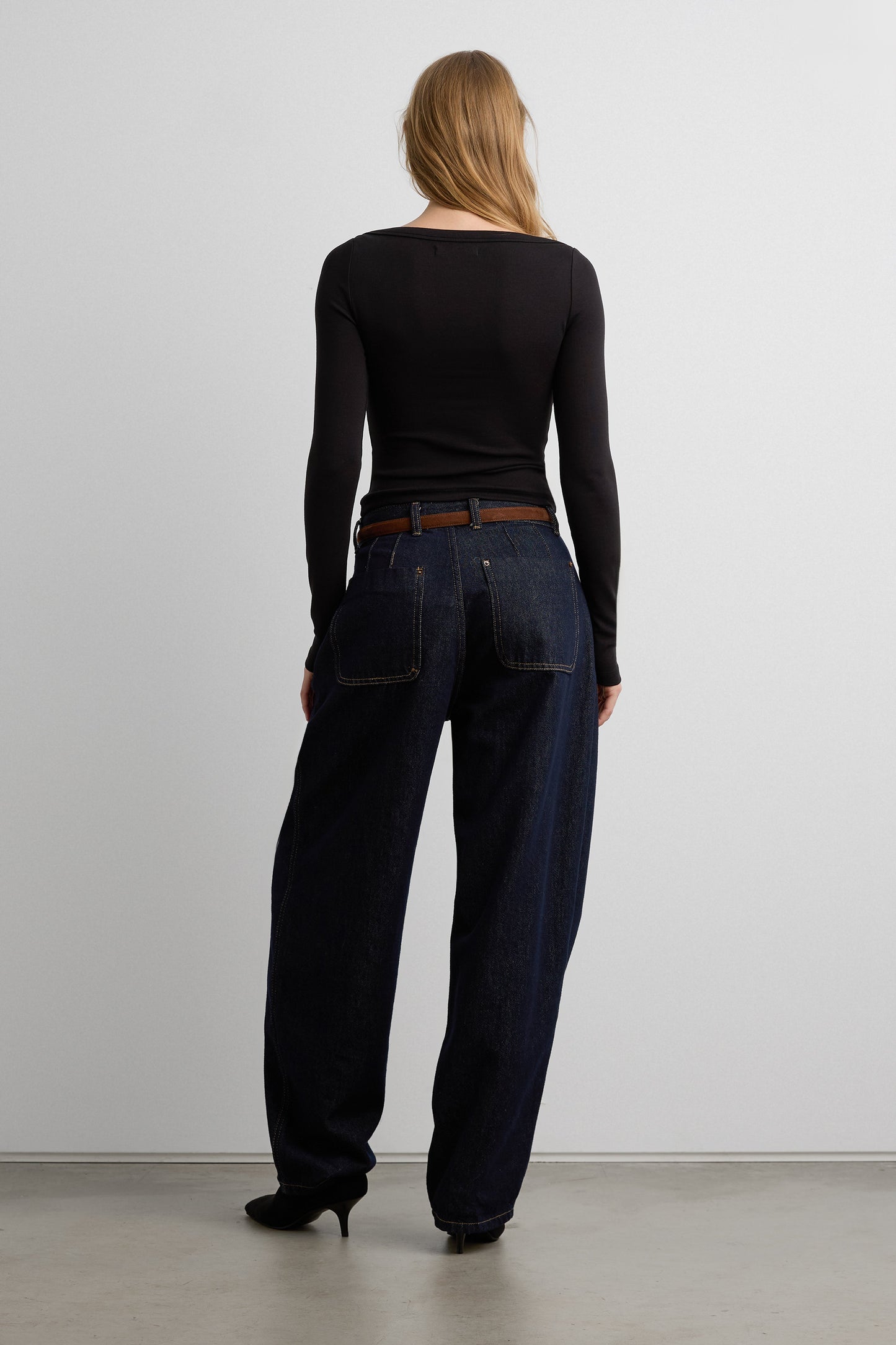 BOAT NECK LONG SLEEVE TOP