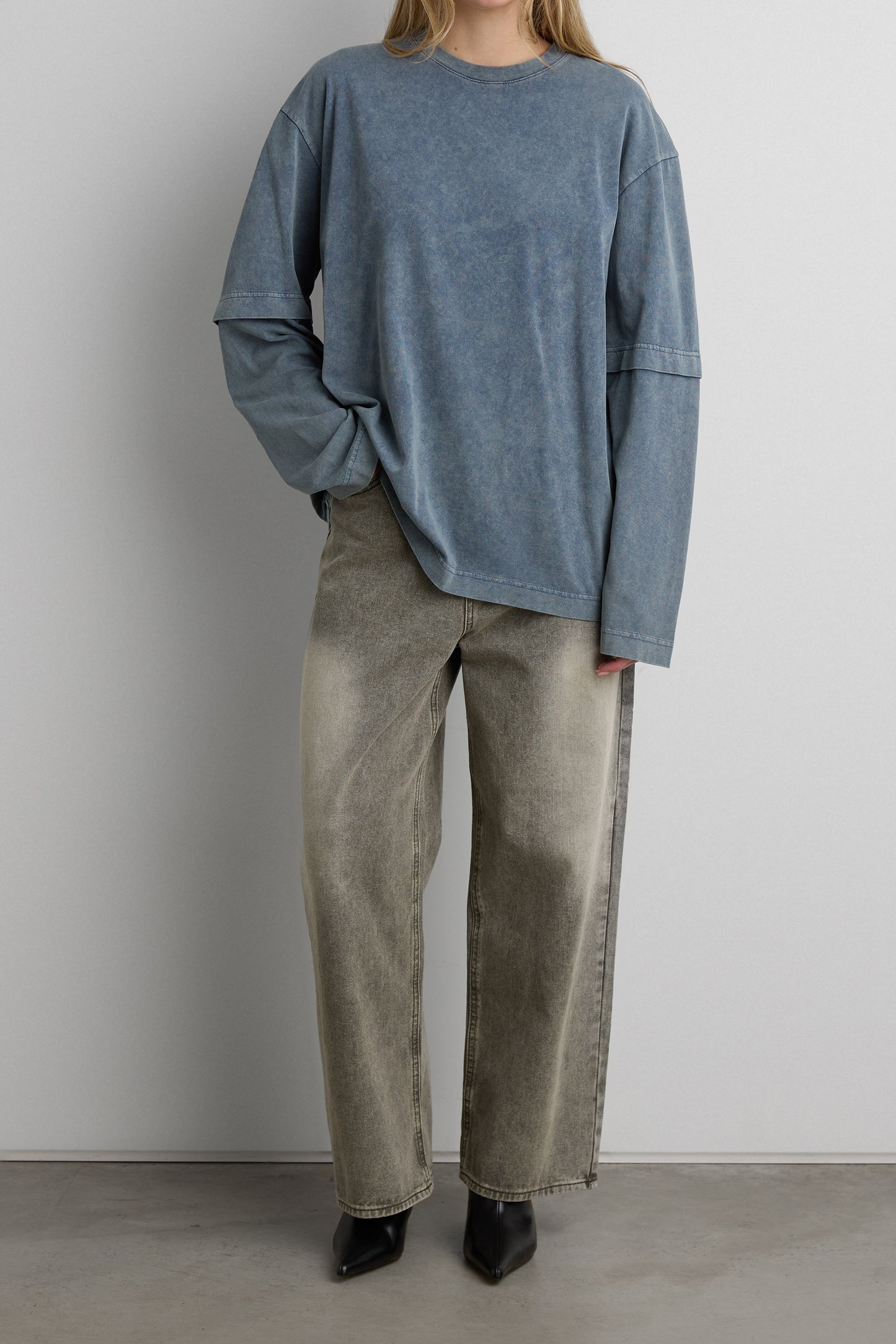 DOUBLE SLEEVE ACID WASH TEE