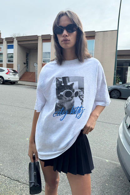 CITY KITTY GRAPHIC T-SHIRT
