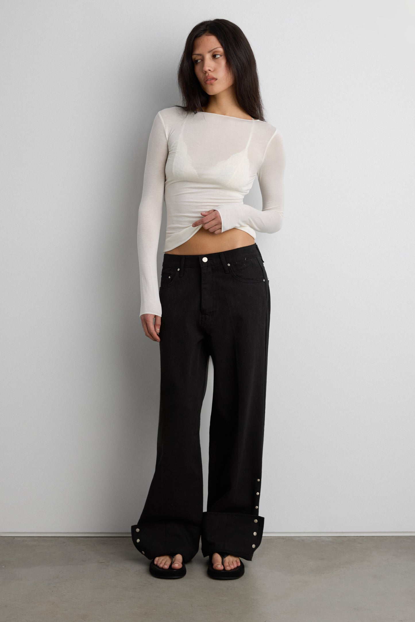 SHEER LIGHTWEIGHT BOAT NECK TOP