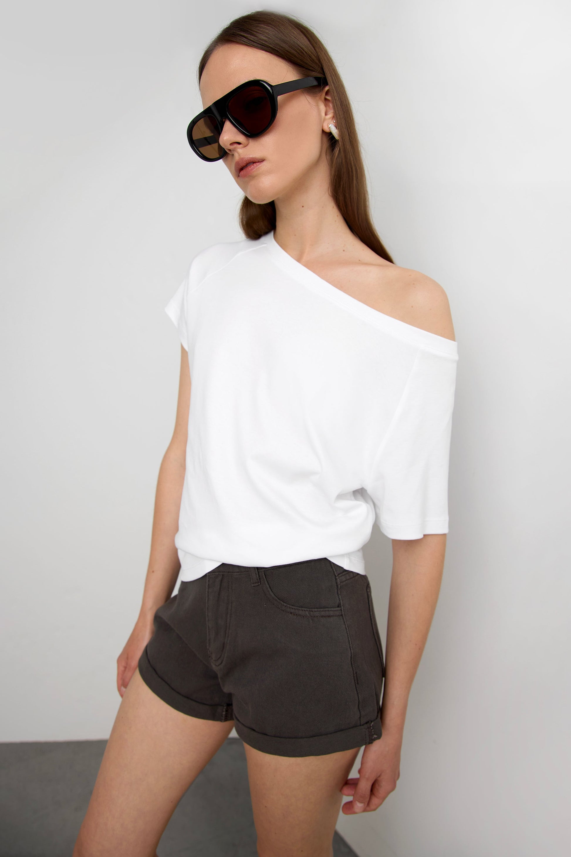 RELAXED FIT OFF THE SHOULDER T-SHIRT