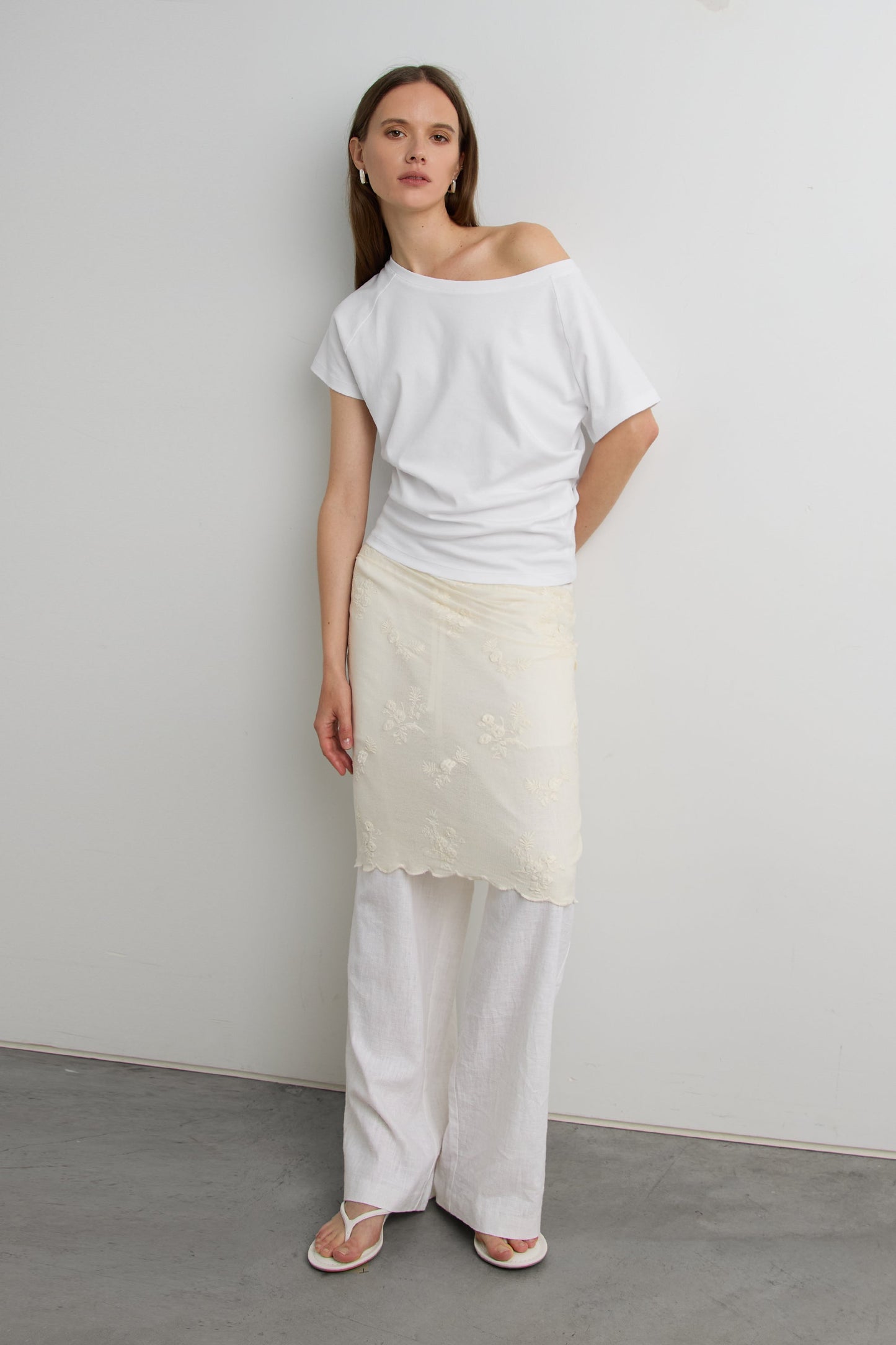 RELAXED FIT OFF THE SHOULDER T-SHIRT