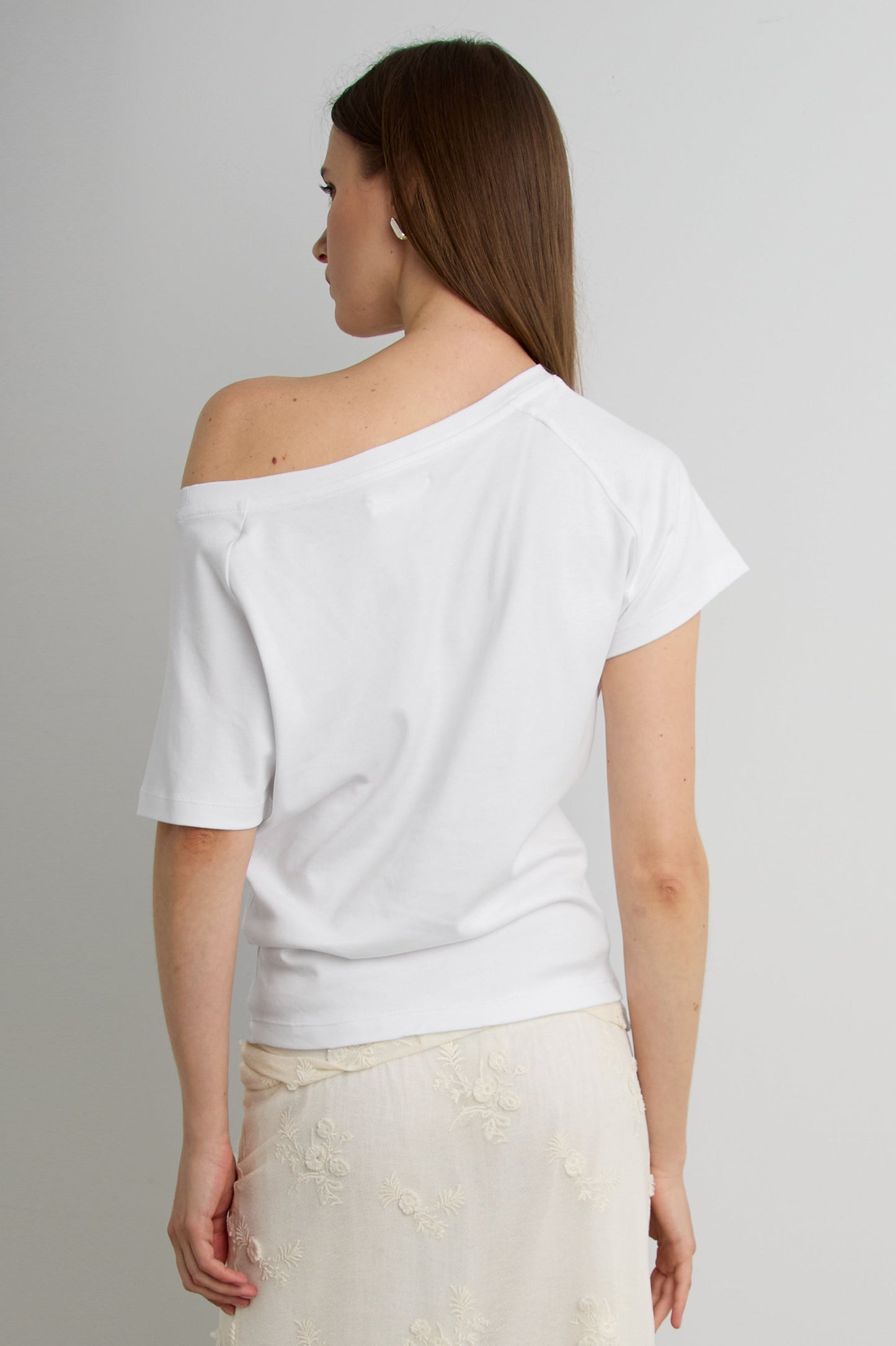 RELAXED FIT OFF THE SHOULDER T-SHIRT