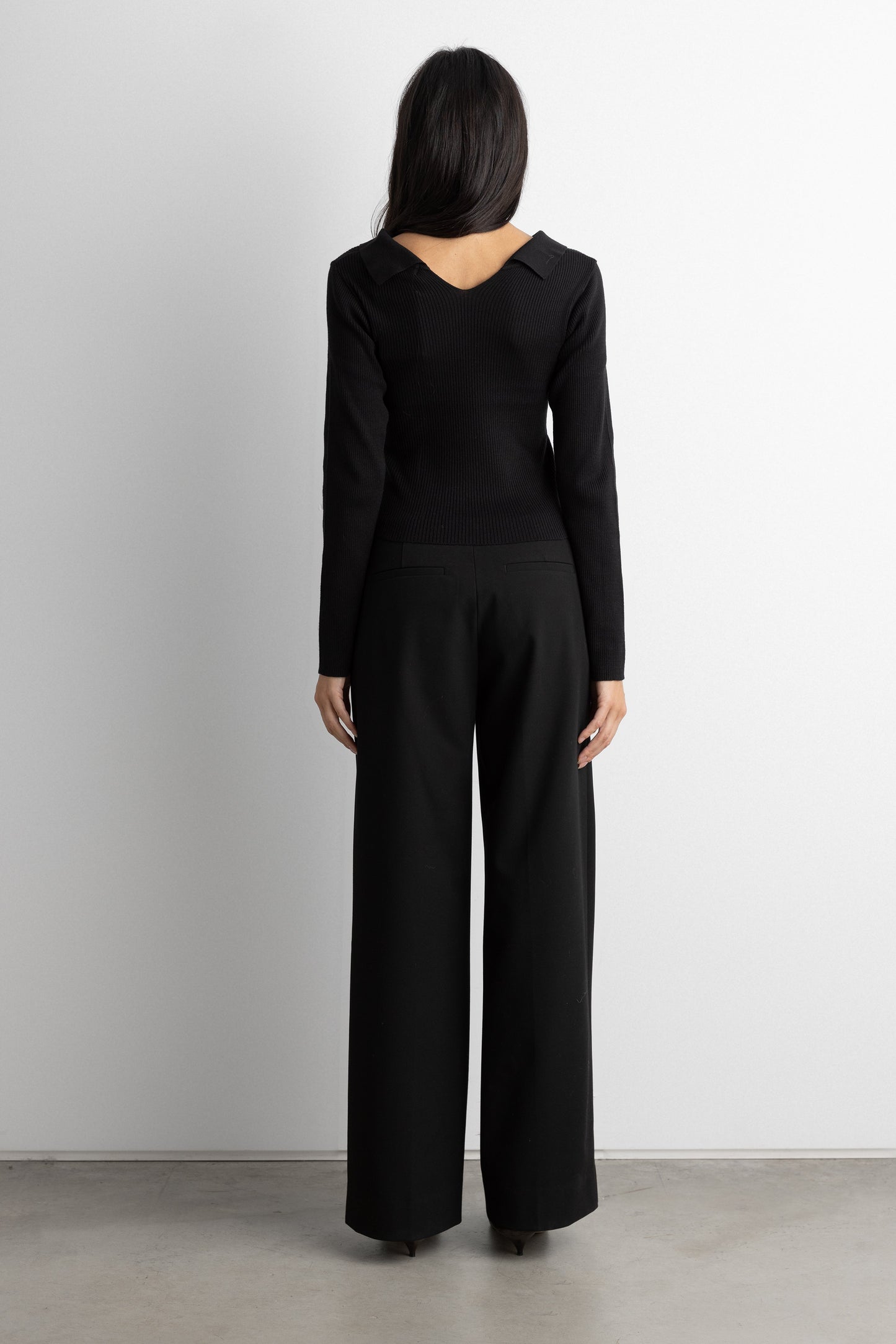 CROSSOVER COLLARED SWEATER