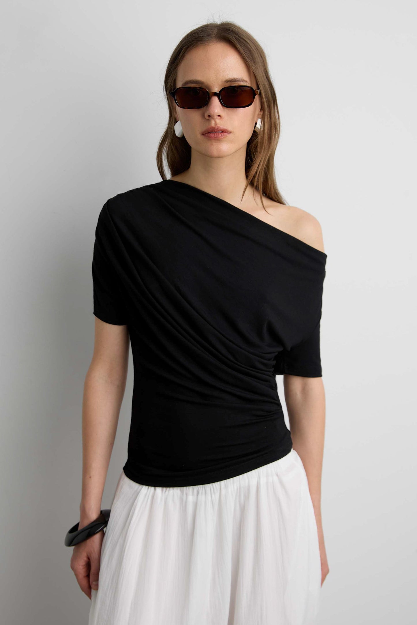BOAT NECK TOP WITH SHIRRED SIDE DETAIL