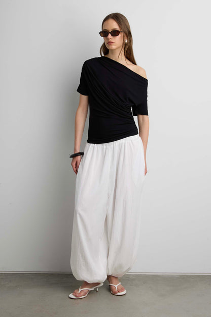 BOAT NECK TOP WITH SHIRRED SIDE DETAIL
