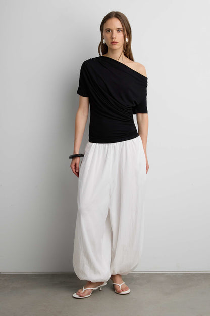 BOAT NECK TOP WITH SHIRRED SIDE DETAIL