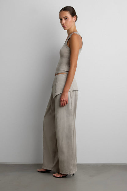 SCOOP NECK TANK TOP