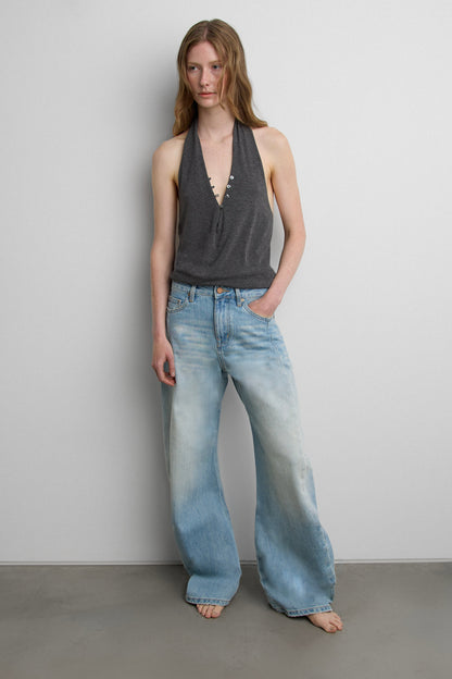 V-NECK SLEEVELESS TOP