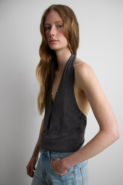 V-NECK SLEEVELESS TOP