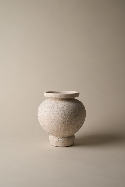HERA VASE