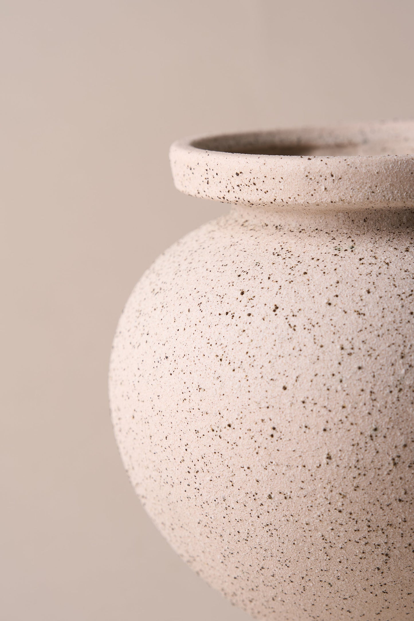 HERA VASE