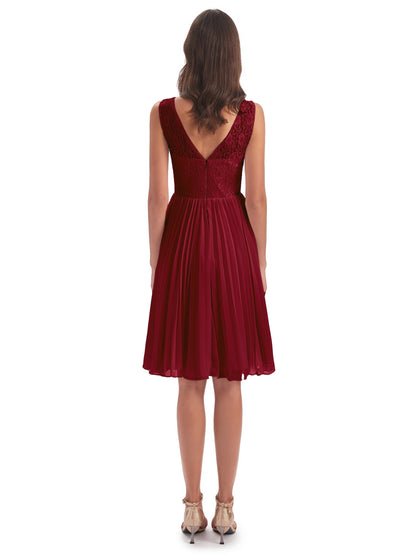 Eleanor Knee Length Scoop Sleeveless Lace Bridesmaid Dresses