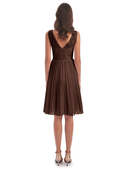 Eleanor Knee Length Scoop Sleeveless Lace Bridesmaid Dresses