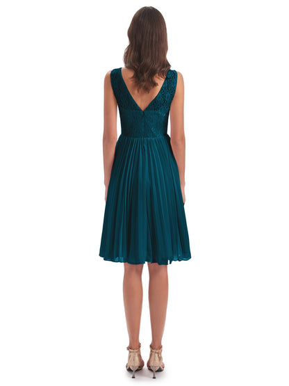 Eleanor Knee Length Scoop Sleeveless Lace Bridesmaid Dresses