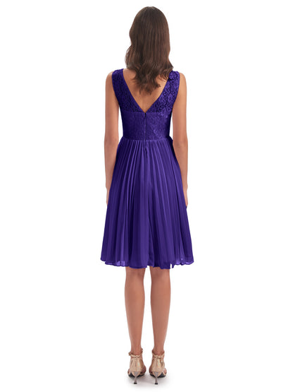 Eleanor Knee Length Scoop Sleeveless Lace Bridesmaid Dresses